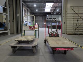3x Diverse magazijnwagen met steekwagen